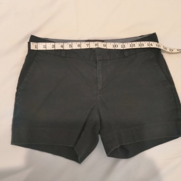 Banana Republic  Womens Black Shorts  Size 2P - Picture 3 of 5
